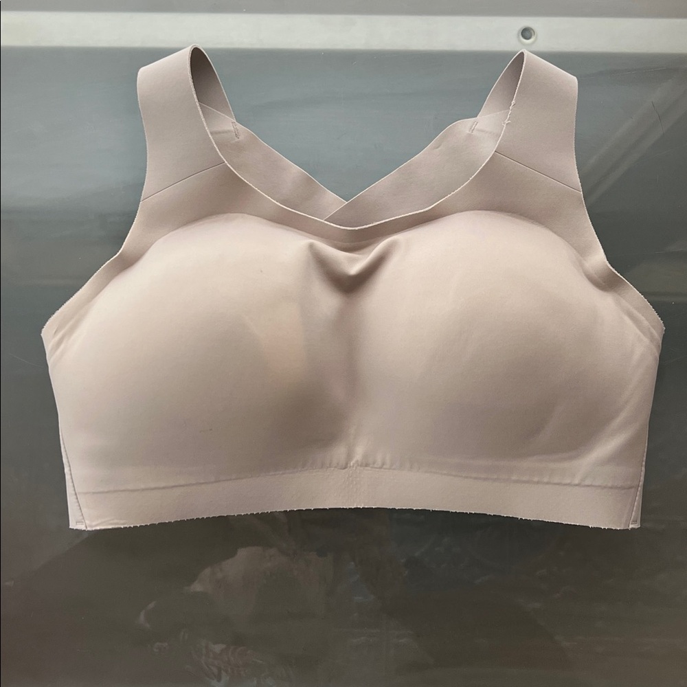 🫶34DD Like New Barely Beige Enlite Bra by Lululemon in Taupe/Cream/Greyish 34E - Picture 4 of 17